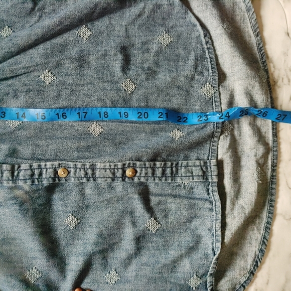 AE denim button down long sleeve collared shirt medium - Picture 2 of 6